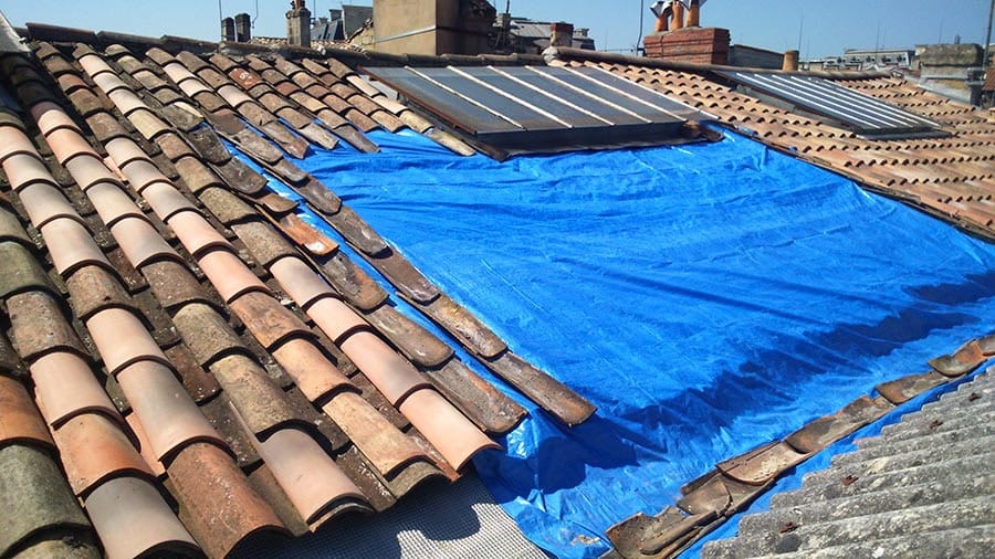 Bâchage de toiture avant travaux