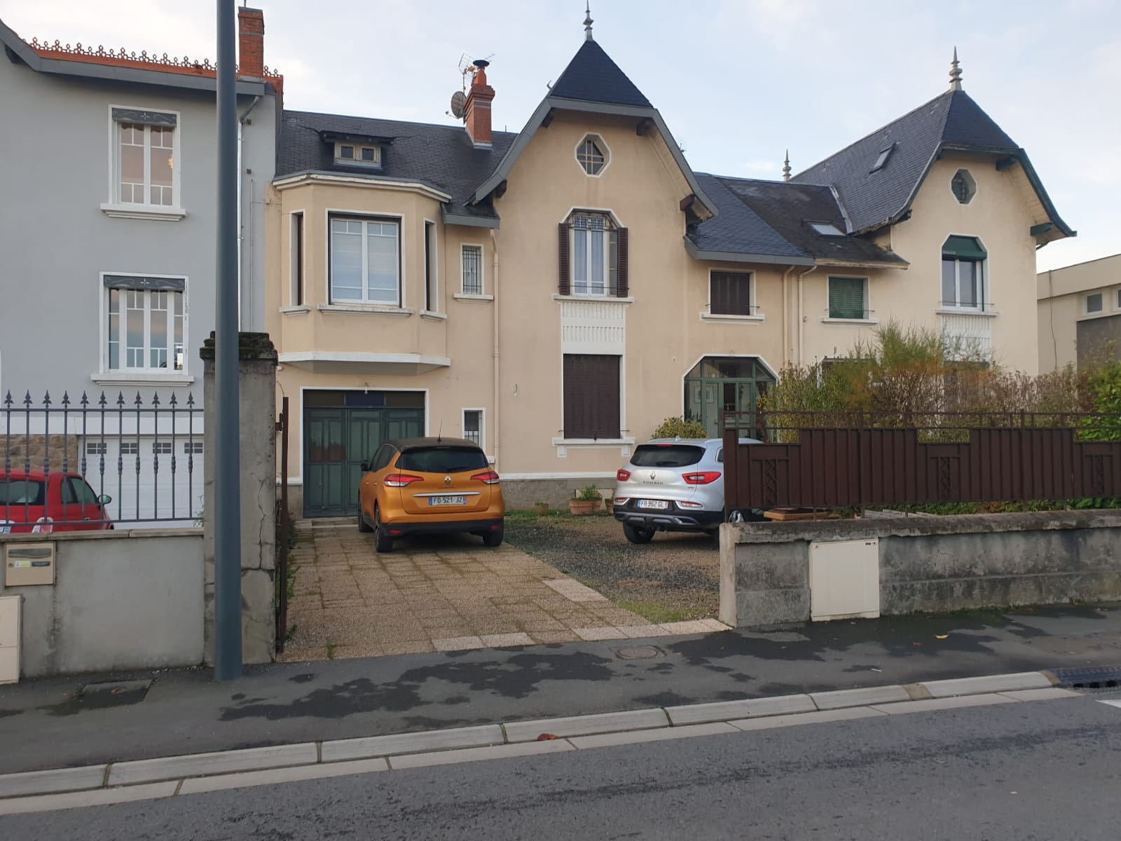 Maison de ville avant peinture