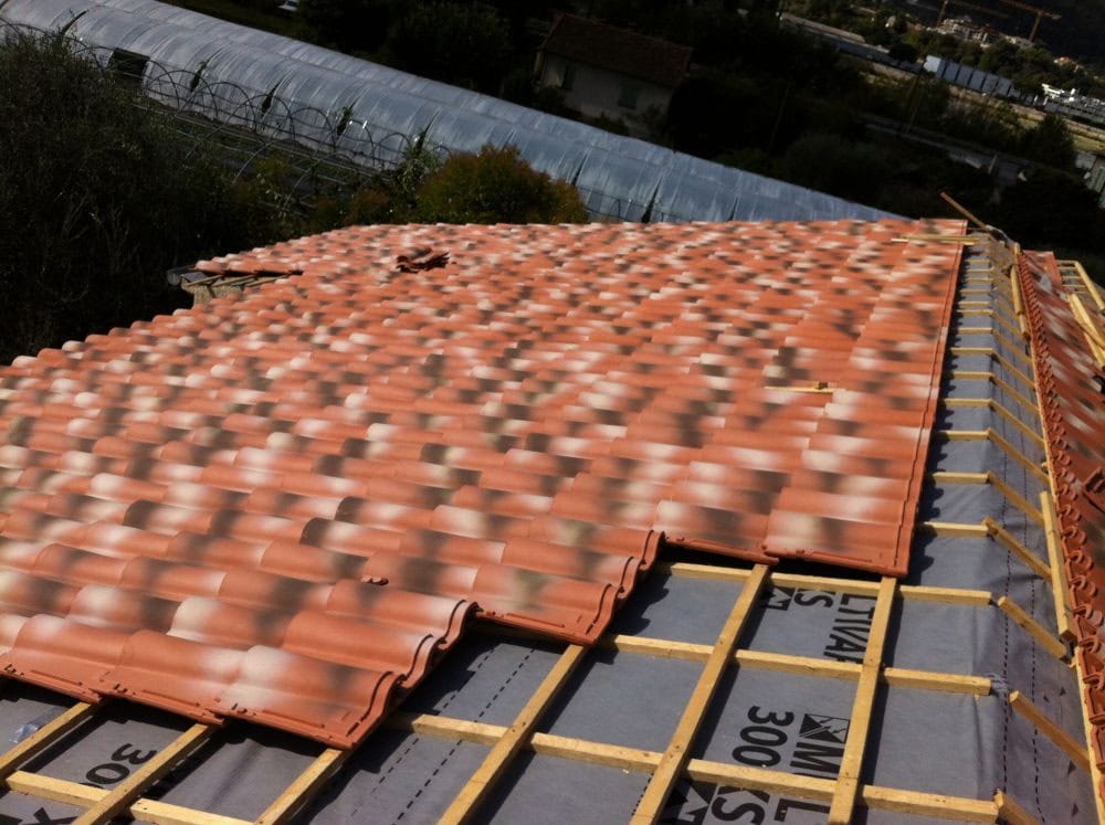 Toiture neuve posée sur écran sous-toiture chez un couvreur à Gaillac